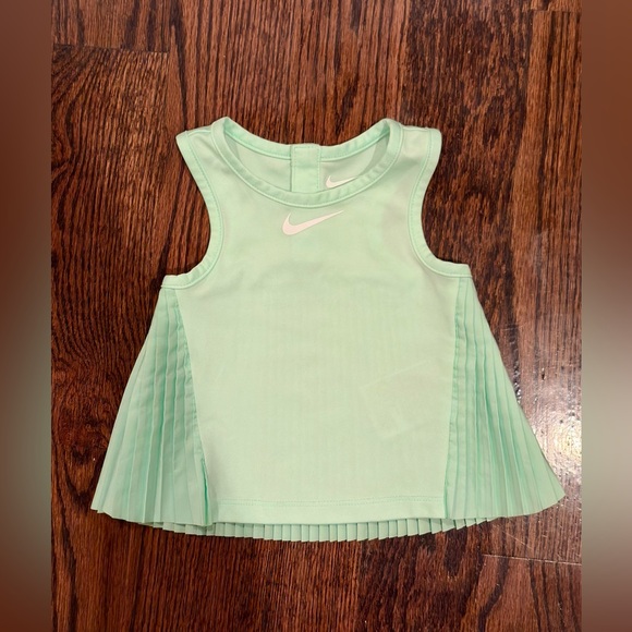 Nike Light Green Tank and Purple Patterned Shorts - Picture 3 of 12